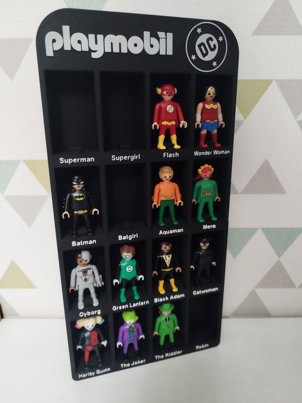 PLAYMOBIL DC Kinder Superheroes – 16-Slot Collection Display V1