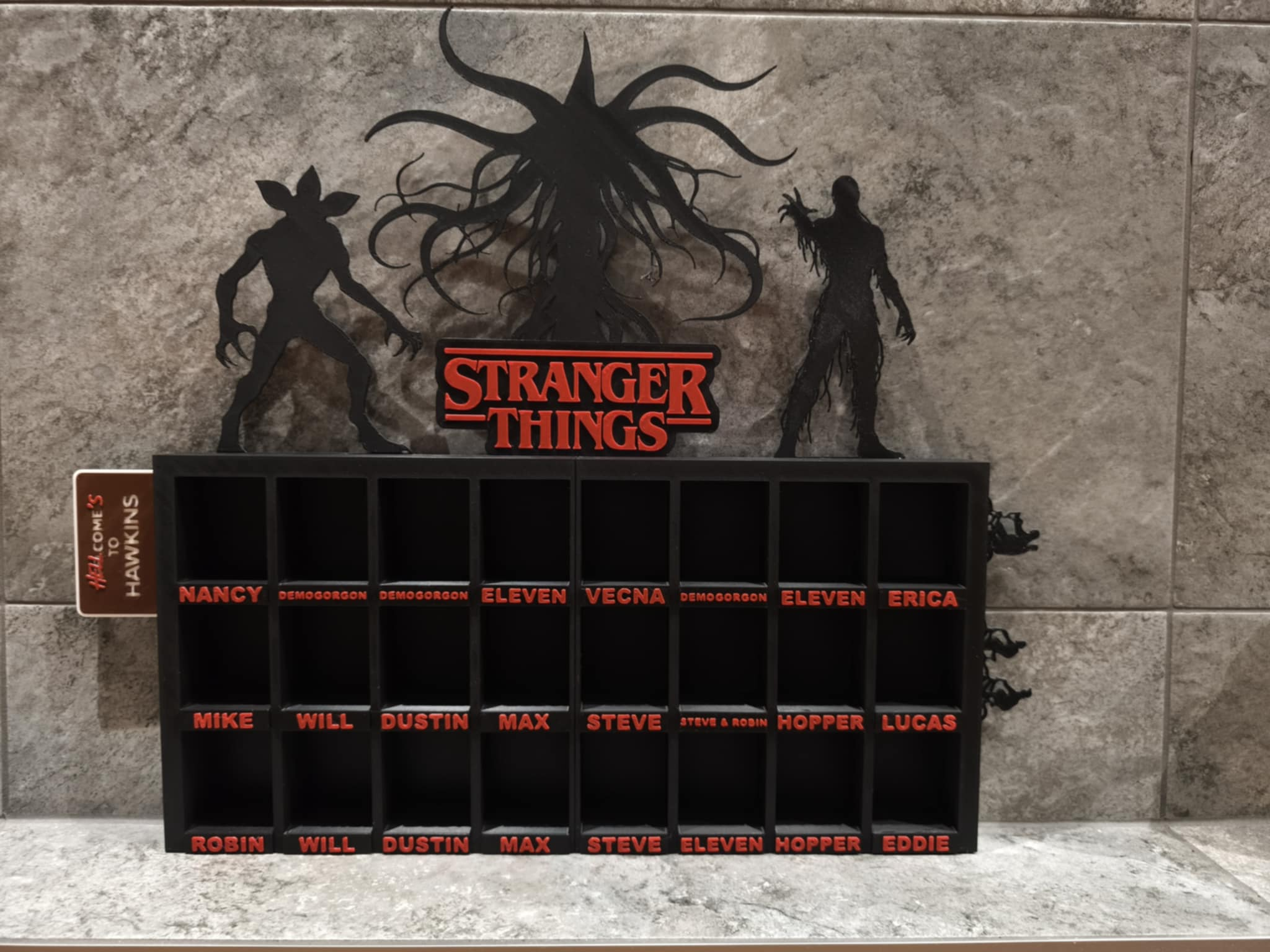 Stranger Things Collectible Display Shelf – Character Edition for Kinder Joy figurines