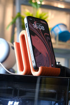 WibbleDock – Sculptural MagSafe Stand