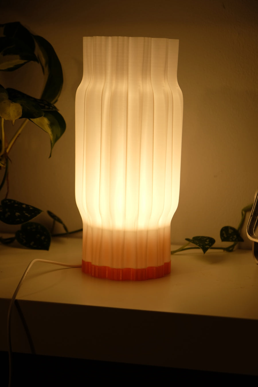 LumaFlow Wireless RGBW Ambient Lamp – front view