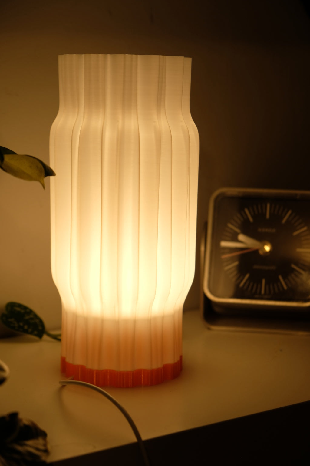 LumaFlow Wireless RGBW Ambient Lamp