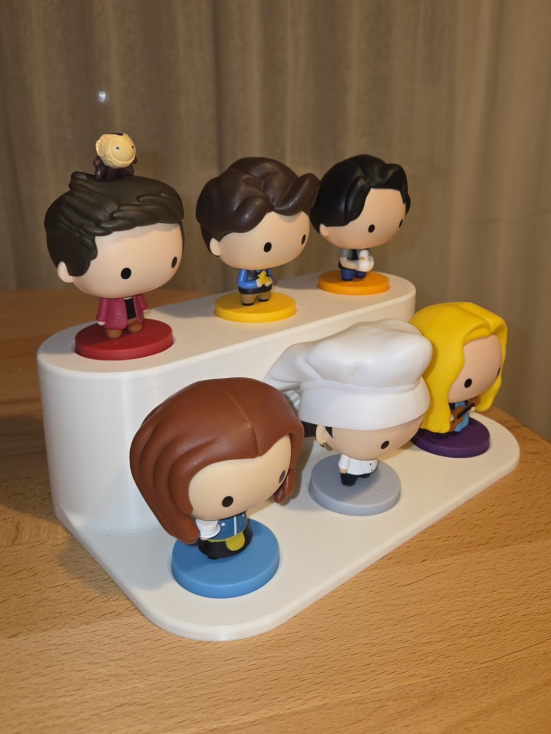 Friends Figure Stand | Standart