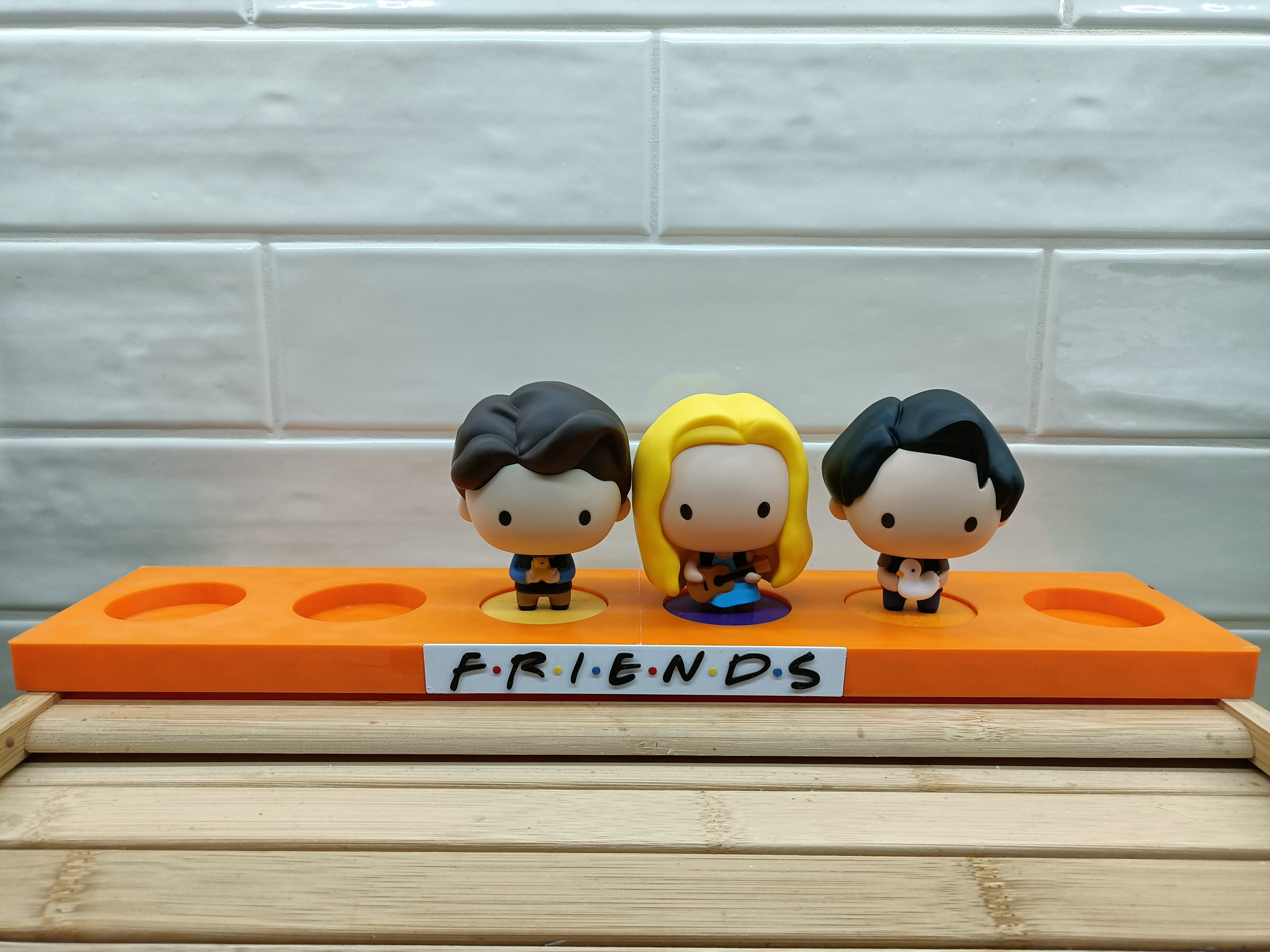Friends Figure Stand | Plate style