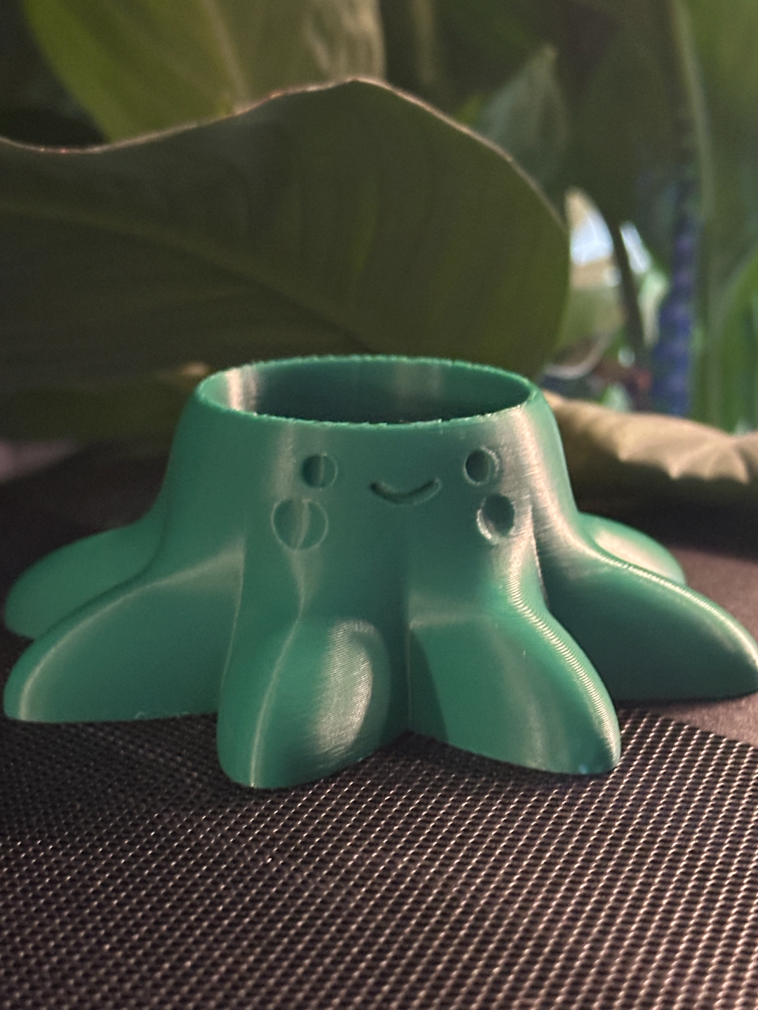 BloomGlow – Octopus-inspired Planter – view 7