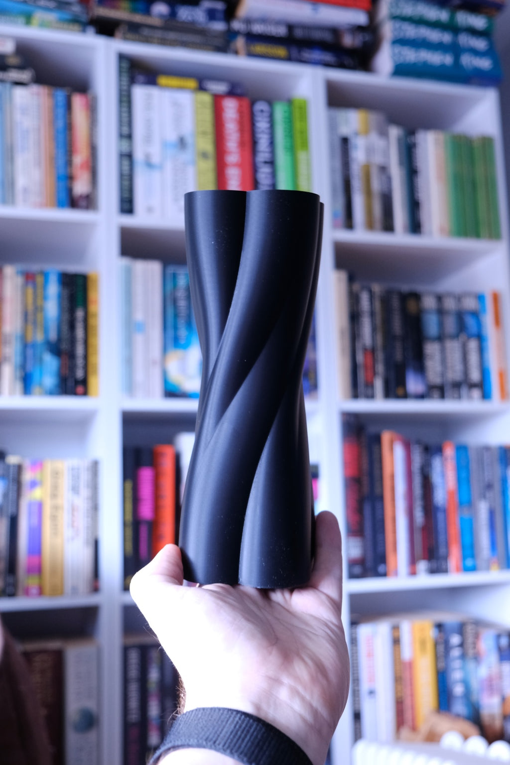 Elegant twisted sculptural vase – view 12