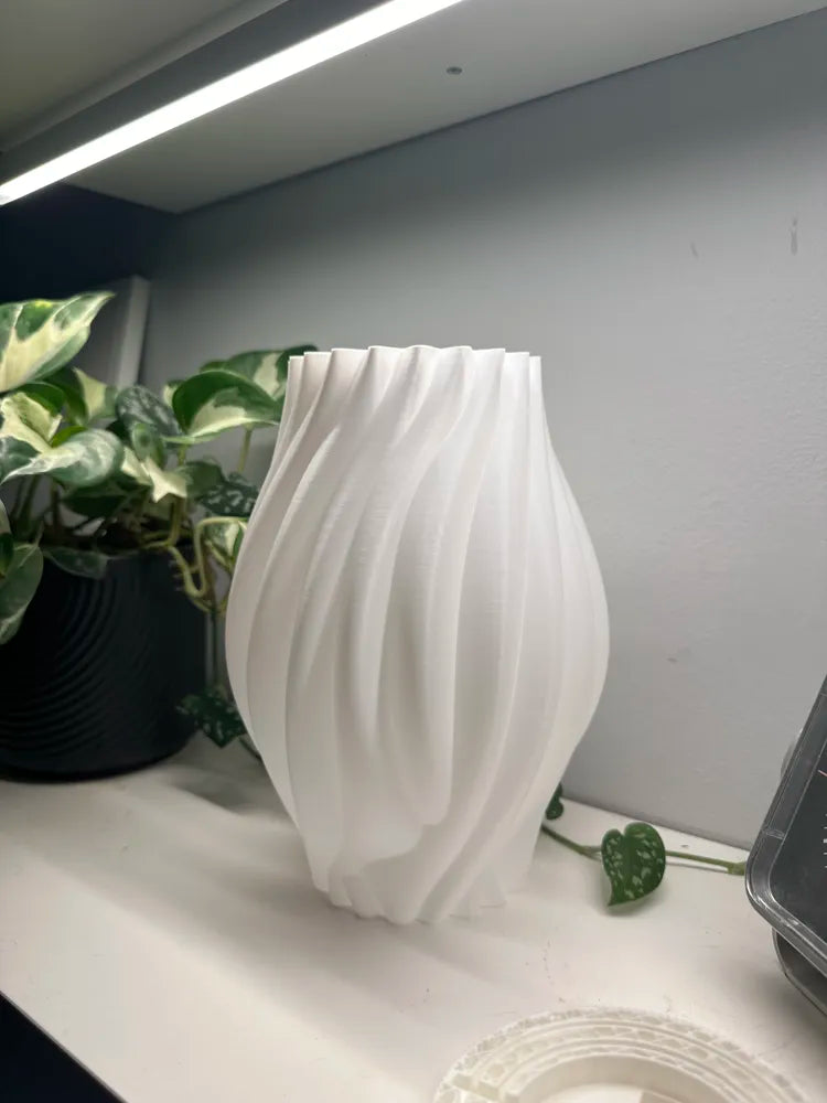 Modern organic quick print vase view 3