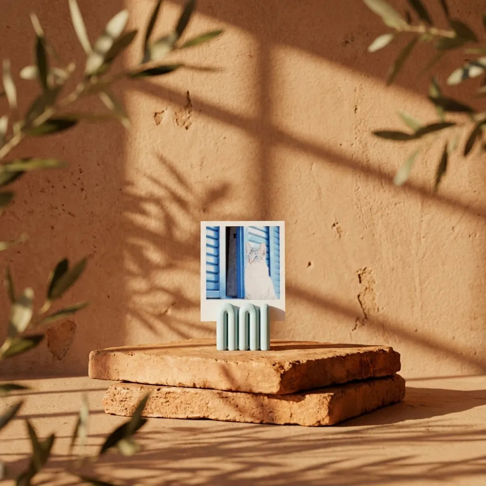 Orbit Wibble photo holder