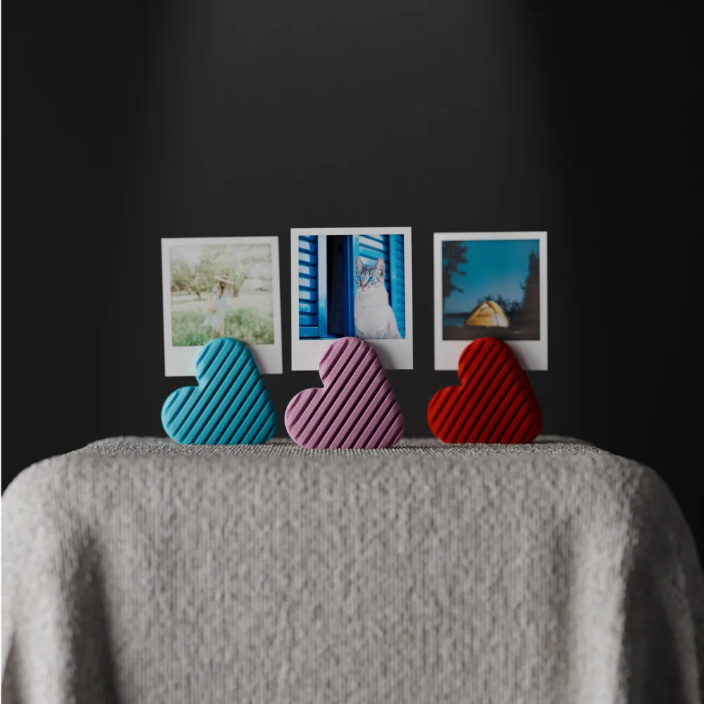 Ripple heart photo holder displaying an instant photo