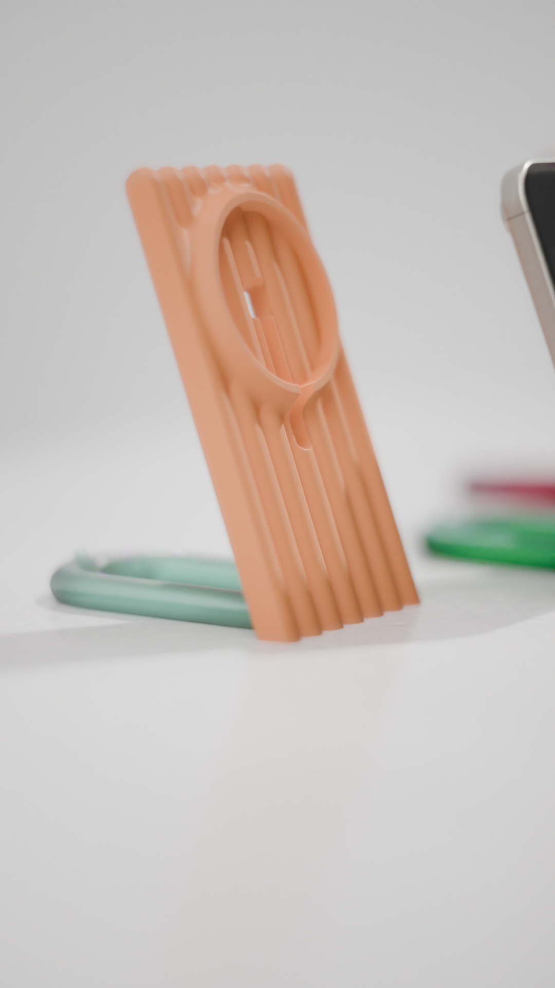 TiltDock – Minimal MagSafe Stand