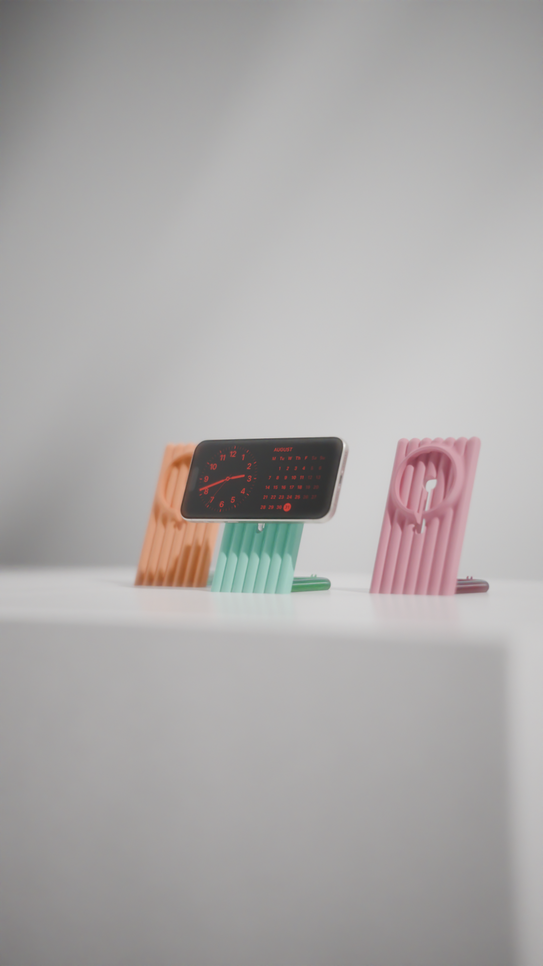 TiltDock – Minimal MagSafe Stand